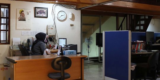 Mengunjungi kantor LBH Pers yang terancam tutup