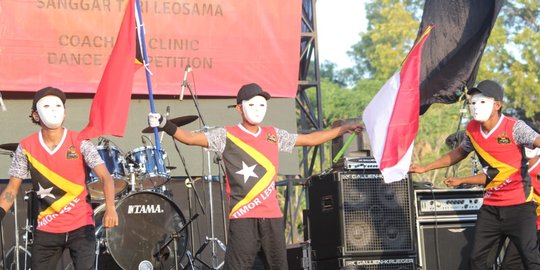 Dancer Timor Leste sampaikan pesan damai di pembukaan Festival Cross Border Atambua