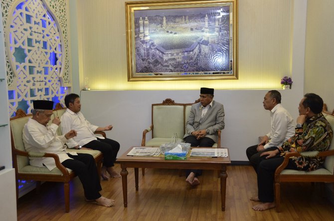 plt deputi bidang koordinasi pemberdayaan masyarakat desa dan kawasan kemenko pmk sonny harry b harmadi mengunjungi gampong tibang kecamatan syiah kuala kota banda aceh