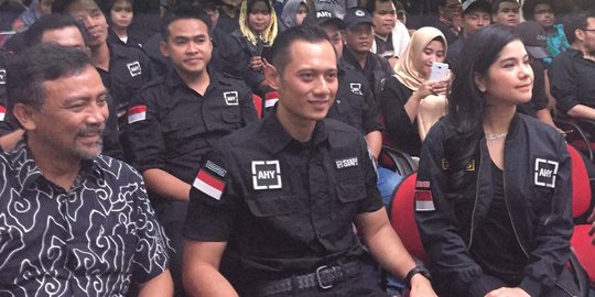 Didampingi Annisa Pohan, AHY hadiri deklarasi Relawan Cakra