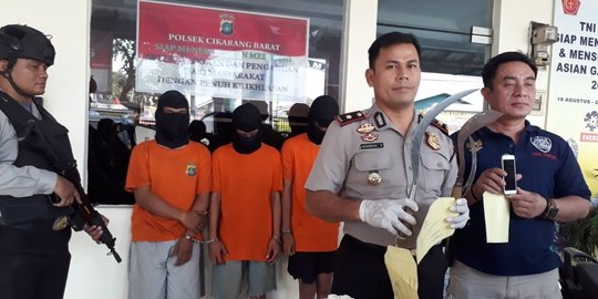 3 Pemuda bercelurit perampok buruh di Cikarang diringkus, 3 pelaku buron