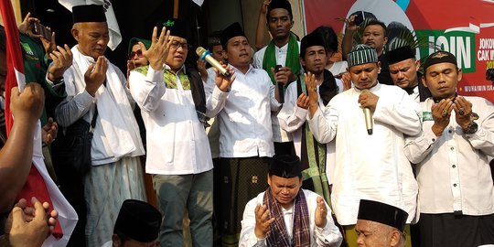 Jalan kaki 320 km dari Banjar, santri dukung Cak Imin cawapres tiba di DPP PKB