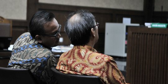 Keponakan Setnov dan Made Oka jalani sidang perdana kasus e-KTP