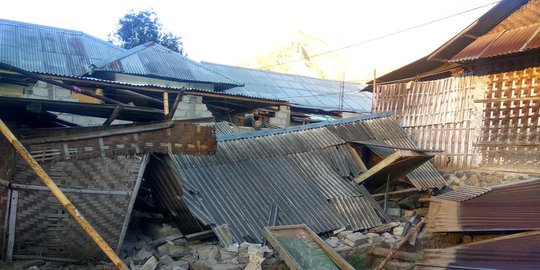 bupati loteng temukan korban meninggal yang terlantar rev1