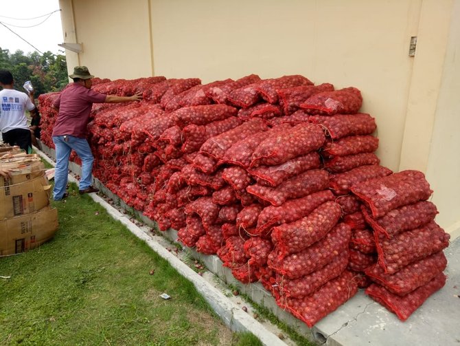 polisi sita bawang merah 2 ton diduga ilegal