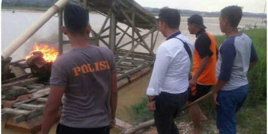 Disergap polisi, penambang emas ilegal di Kuantan Singingi lompat ke sungai