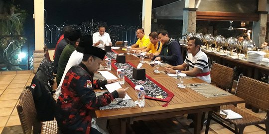 2 Jam bertemu Sekjen parpol pendukung, Jokowi bahas penjabaran Nawacita