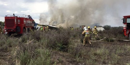 Pesawat jatuh usai lepas landas di Meksiko, 101 penumpang dan awak selamat