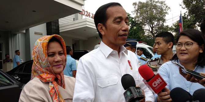 Jokowi mengaku belum berani menggendong cucu keduanya