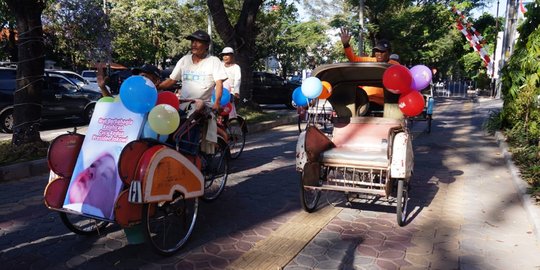 Rayakan kelahiran cucu Jokowi, abang becak di Solo konvoi keliling kota