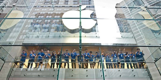 Apple jadi emiten pertama tembus kapitalisasi pasar USD 1 triliun