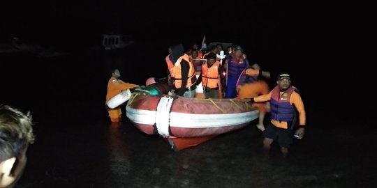 Kandas di Selat Bali, 25 penumpang KMP Liputan Xll berhasil dievakuasi