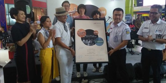 Pertama kali, KAI hadirkan pertunjukan musik di atas kereta