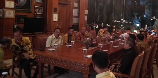 Ketum Golkar sowan ke BJ Habibie, bahas persiapan Pemilu 2019