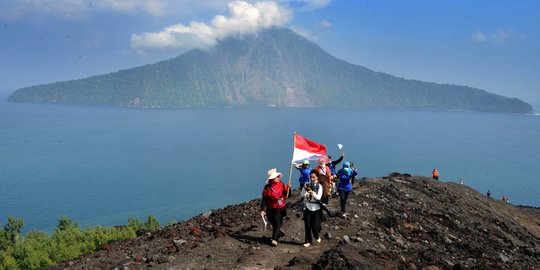Wisatawan dan nelayan diminta tak mendekati Gunung Krakatau