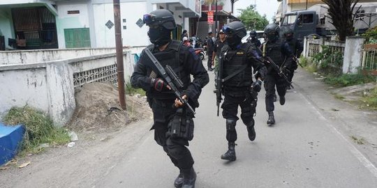 Densus 88 tangkap 3 terduga teroris di Semarang dan Tegal