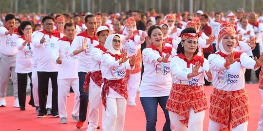 Dampingi Presiden Jokowi, Menko Puan meriahkan pemecahan rekor tari poco-poco