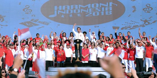 Harmoni Indonesia 2018, Jokowi bernyanyi lagu kebangsaan bersama