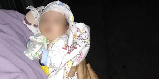 Idang dan istri kaget temukan bayi saat membuka ruko