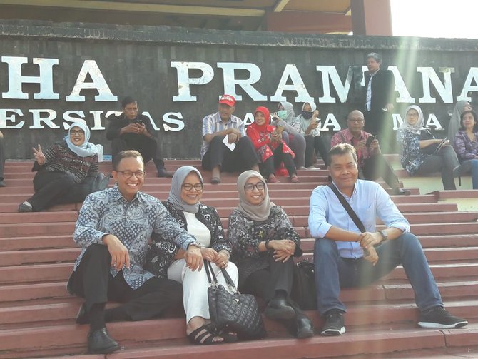 anies bersama anak ugm