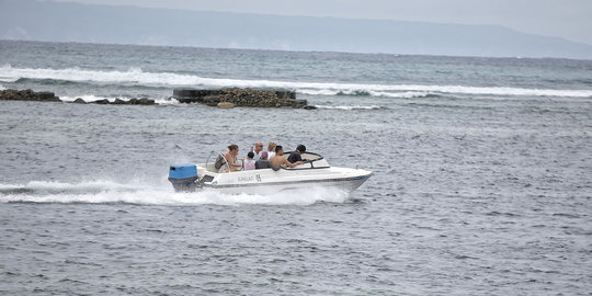 Pasca gempa Lombok, Pantai Nusa Dua Bali masih ramai wisatawan asing