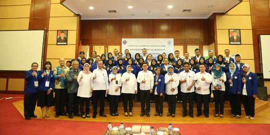 Lulusan Polteknaker diharapkan langsung diterima bekerja