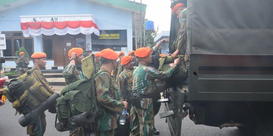 Paskhas TNI AU terjunkan 100 personel bantu korban gempa di Lombok