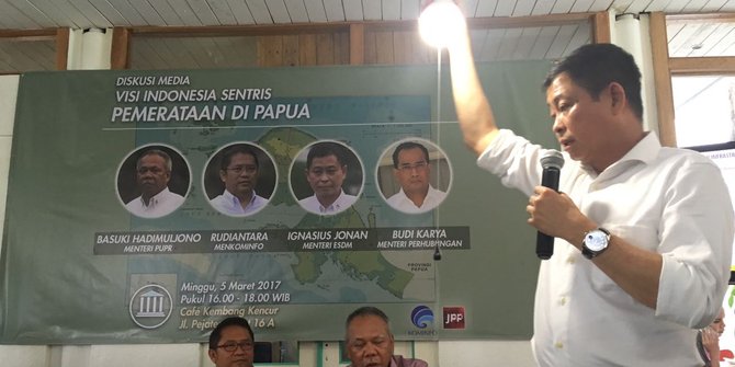 Menteri Jonan operasikan sumur bor dan bagikan lampu tenaga surya untuk rakyat Jambi