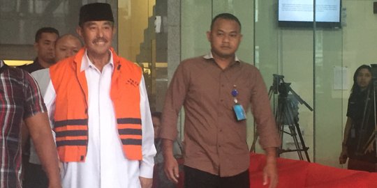 Bupati Bandung Barat palak Kadis untuk pencalonan istrinya di Pilkada