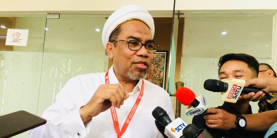 Aksi Ngabalin yang bikin heboh jagat politik