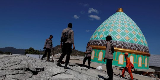Seharian tertimpa reruntuhan gempa Lombok, seorang jemaah masjid ditemukan selamat