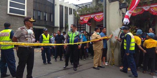 Pabrik plastik di Lawang terbakar, puluhan mobil damkar dikerahkan