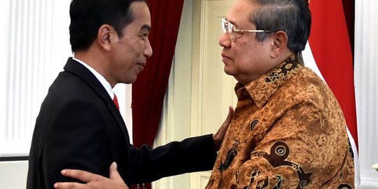 Momen-momen 'rangkulan' keakraban SBY, Prabowo, dan Jokowi