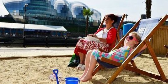 Gelombang panas jadi berkah bagi industri pariwisata di Inggris