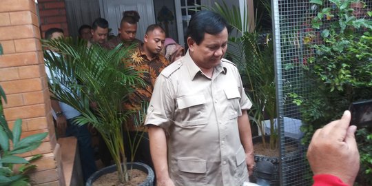 Prabowo daftar ke KPU usai Salat Jumat