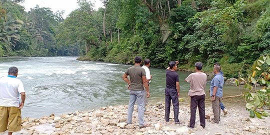 Piknik seusai KKN, 4 mahasiswa UMN Medan hanyut di Sungai Asahan