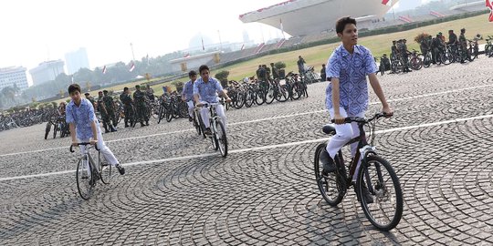 Sambut Asian Games, ratusan sepeda padati Monas