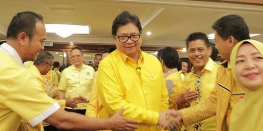 Janur kuning belum melengkung, Golkar yakin ada peluang duetkan Jokowi-Airlangga