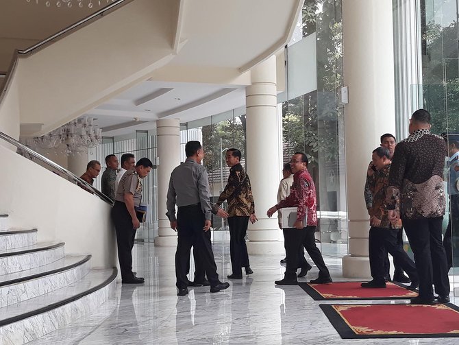 jokowi sambangi jk di kantor wapres