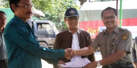 Kementan serahkan bantuan pakan untuk ternak korban bencana di Lombok