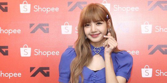 Pesona Lisa BLACKPINK sapa penggemar di Kota Kasablanka