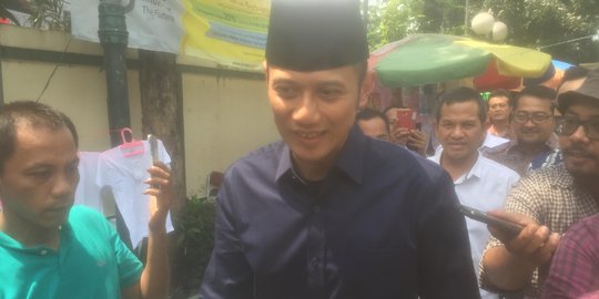 Anies dan AHY juga terlihat Salat Jumat di Masjid Sunda Kelapa