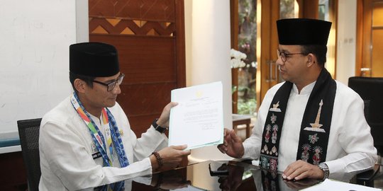 Candaan Anies-Sandi soal pindah kantor jelang pendaftaran