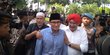Diiringi lagu 2019 ganti presiden, Prabowo-Sandiaga melangkah ke gerbang KPU
