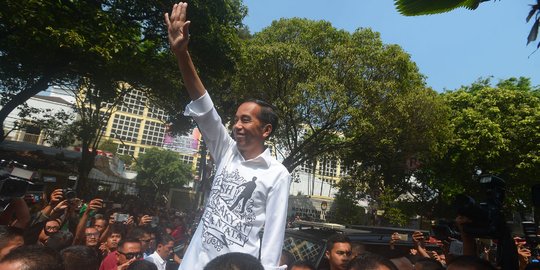 Jokowi rancang sendiri kemeja bertuliskan 'Bersih, Merakyat, Kerja Nyata'