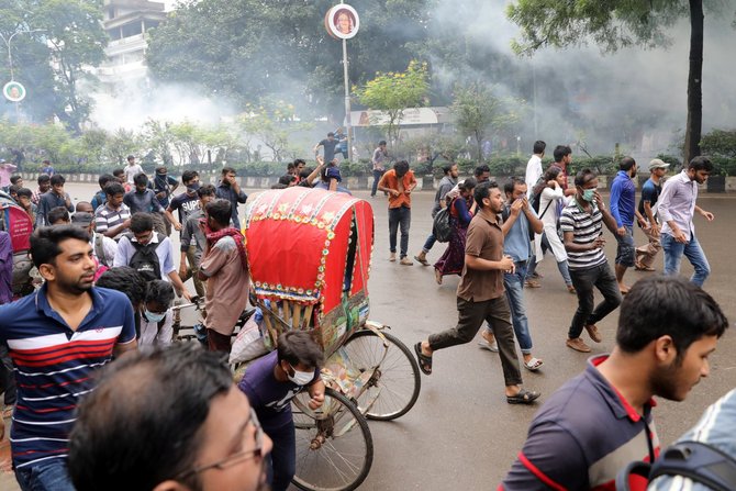 demo pelajar di bangladesh