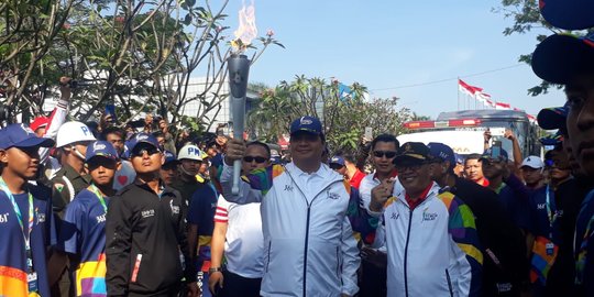 Kemeriahan sambutan obor Asian Games di Kota Bandung