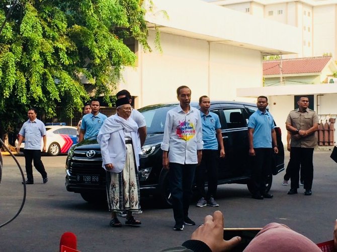 jokowi dan maruf tiba di rspad