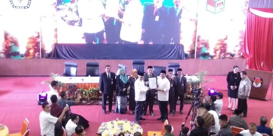 KPU tetapkan Herman Deru - Mawardi Yahya gubernur dan Wagub Sumsel terpilih