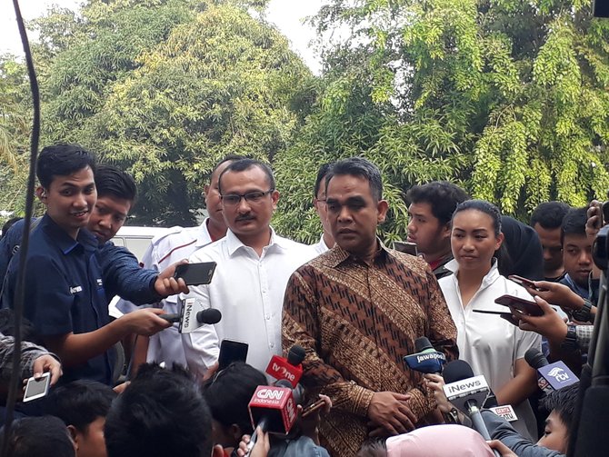 muzani dan ferdinand temani prabowo sandi di rspad